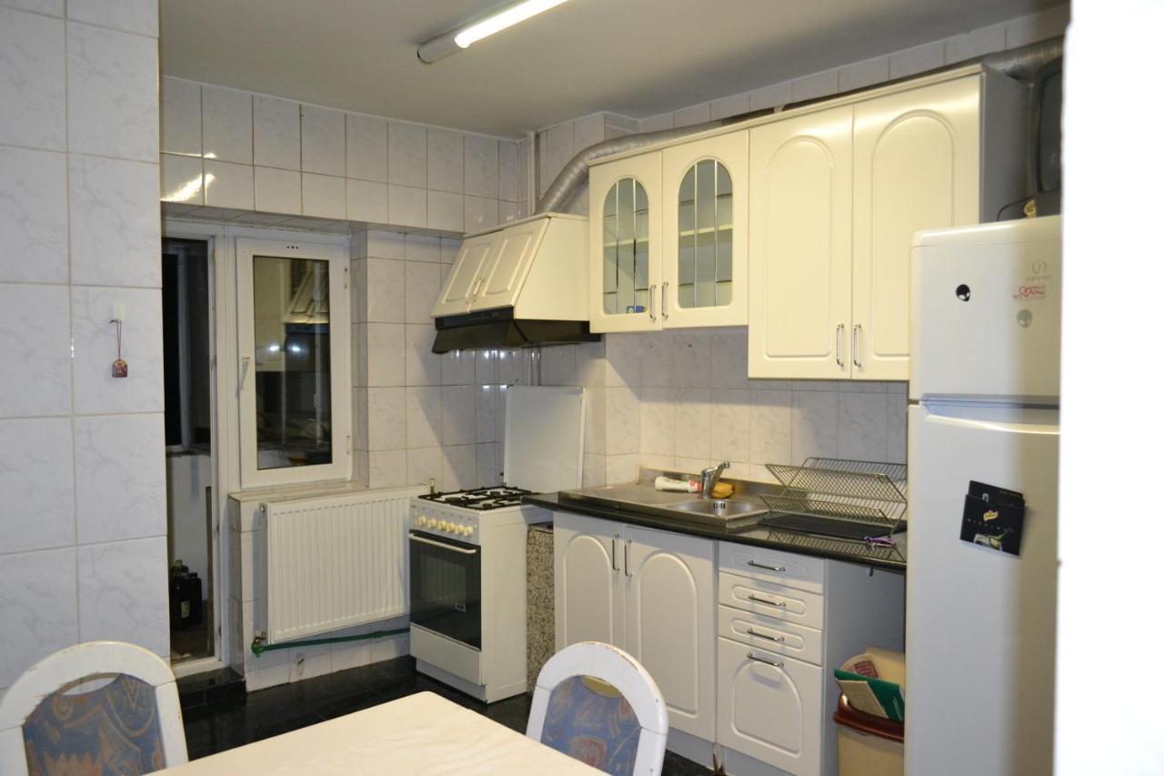 Dreams By The River Apartment Bukares Bagian luar foto