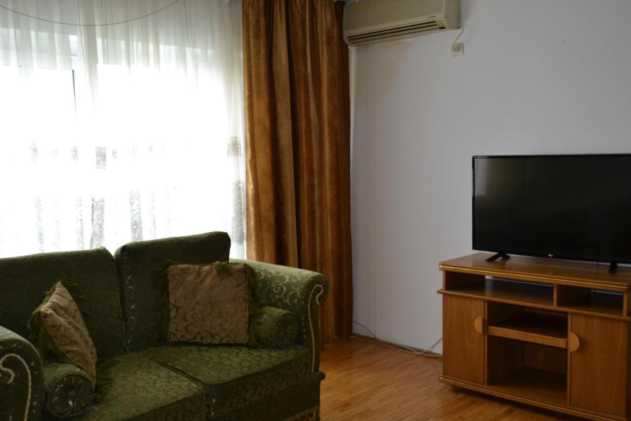 Dreams By The River Apartment Bukares Bagian luar foto