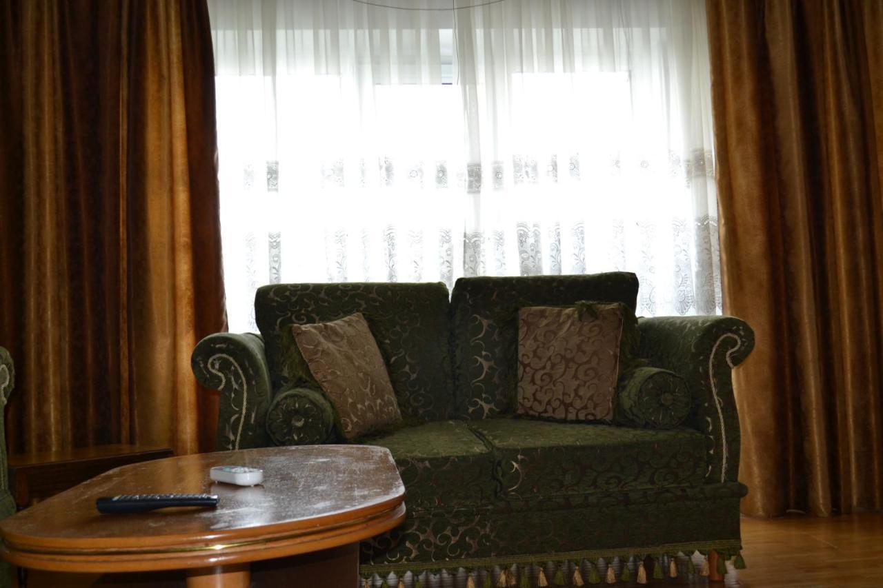 Dreams By The River Apartment Bukares Bagian luar foto