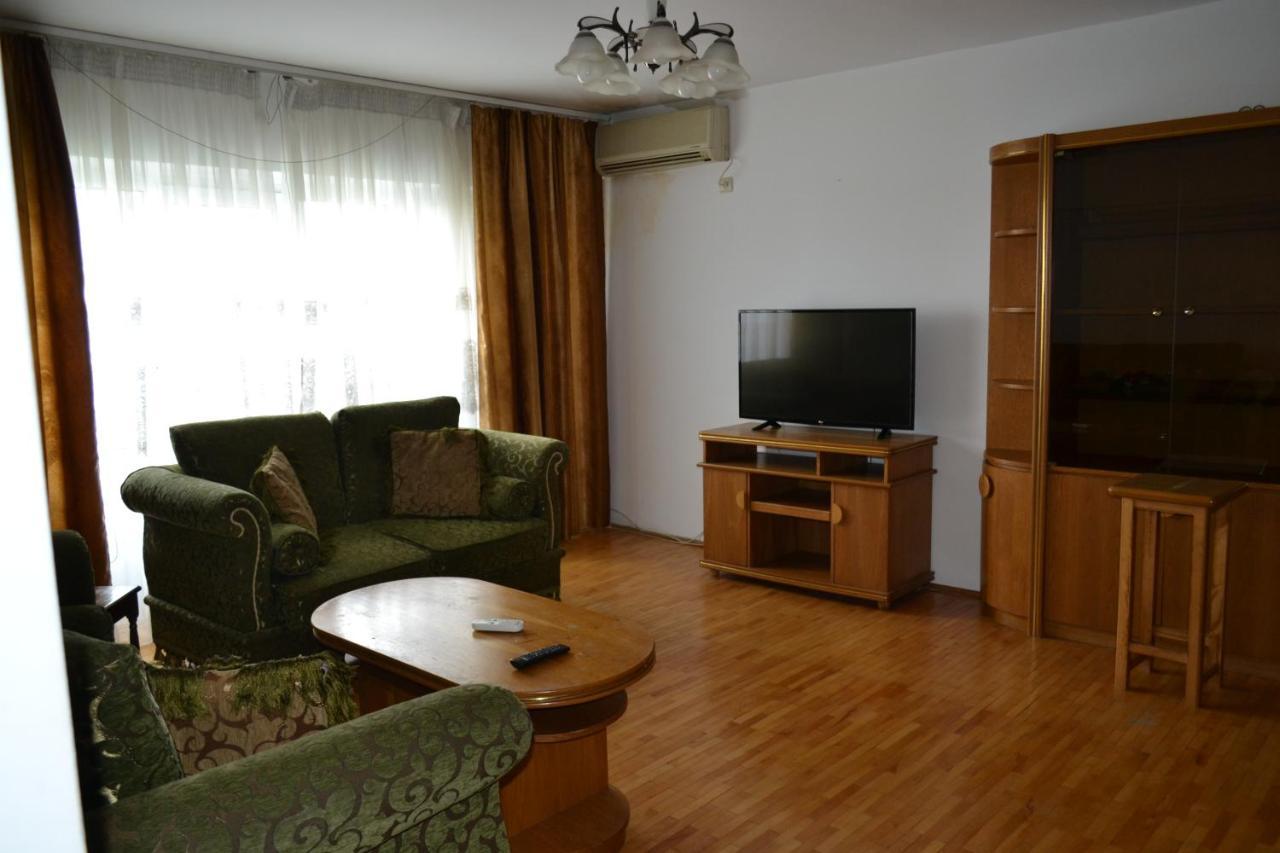 Dreams By The River Apartment Bukares Bagian luar foto
