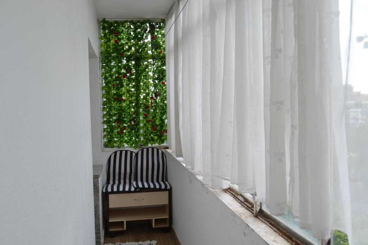 Dreams By The River Apartment Bukares Bagian luar foto