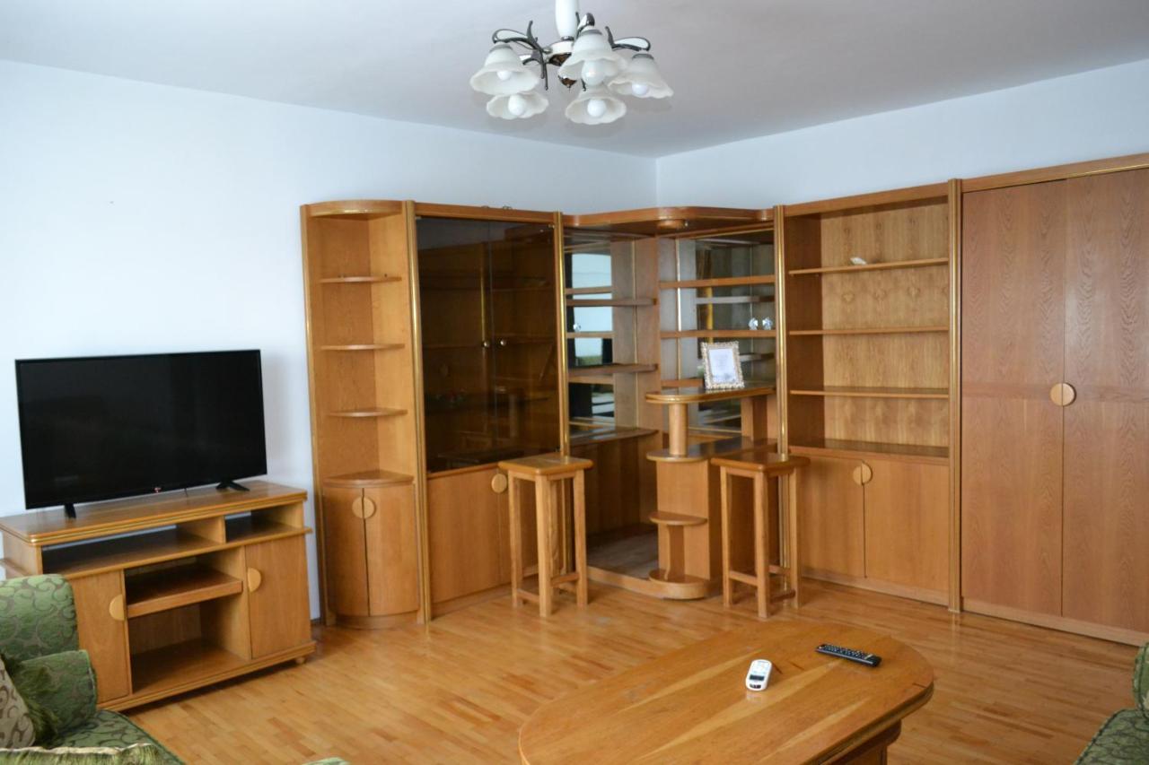 Dreams By The River Apartment Bukares Bagian luar foto